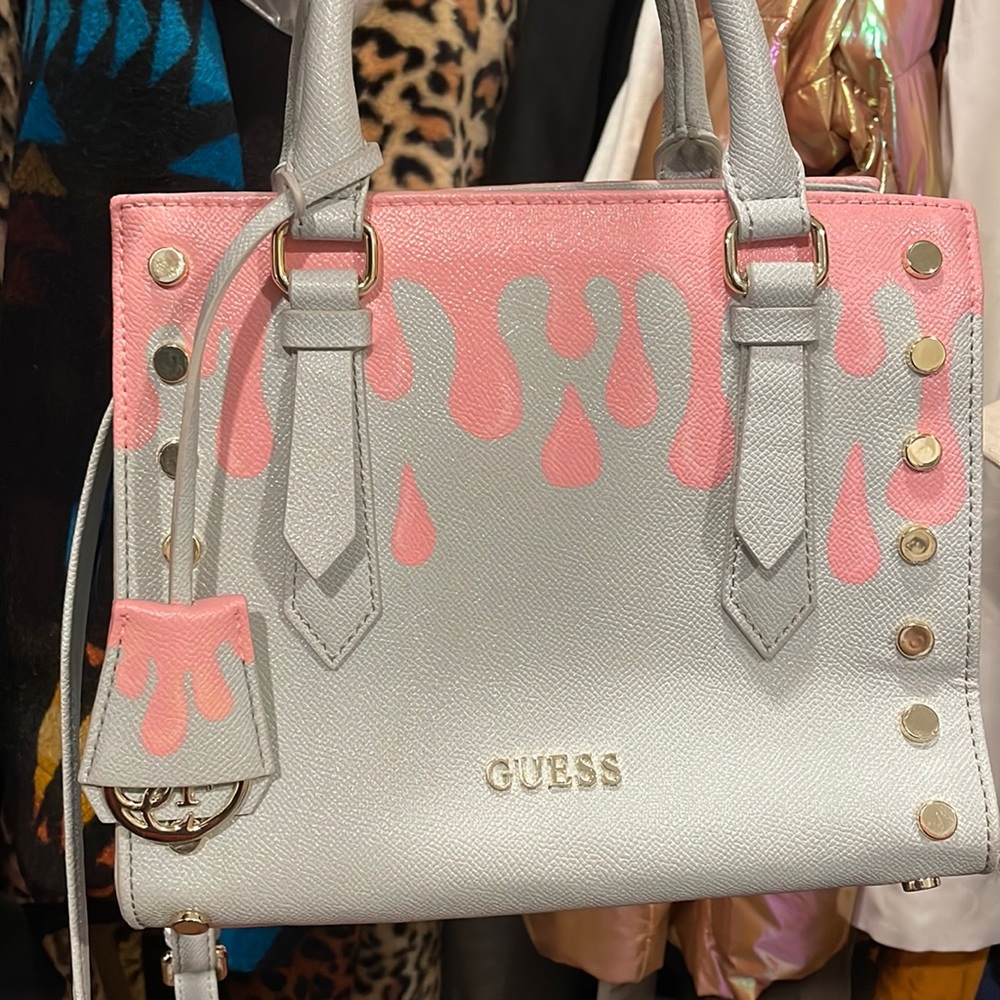 CUSTOM GUESS DRIP PAINTED
